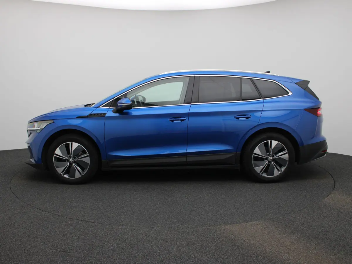 80 Business Edition | Apple Carplay / Android Auto | Achteruitrijcamera | Parkeersensoren | Stoelverwarming | Stuurverwarming |
