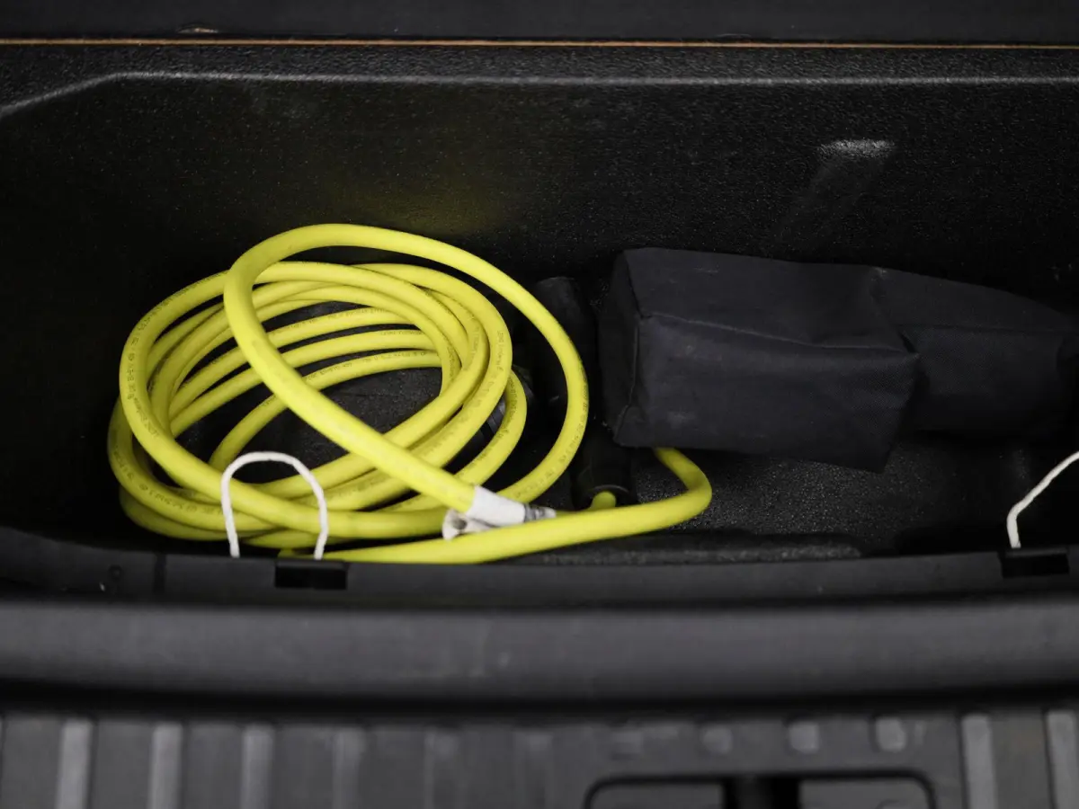80 Business Edition | Apple Carplay / Android Auto | Achteruitrijcamera | Parkeersensoren | Stoelverwarming | Stuurverwarming |