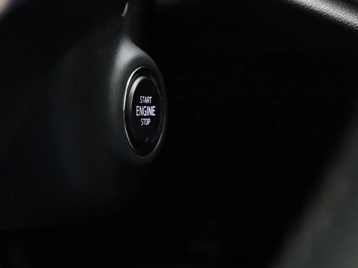 80 Business Edition | Apple Carplay / Android Auto | Achteruitrijcamera | Parkeersensoren | Stoelverwarming | Stuurverwarming |