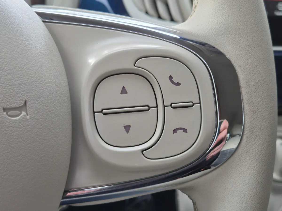 1.0 Hybrid Lounge | Navigatie via Google Maps | Airconditioning | Cruise Control | Parkeersensoren | Licht metalen velgen