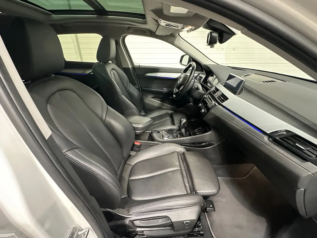 SDrive18i High Executive Pano / Adaptief onderstel / Leer