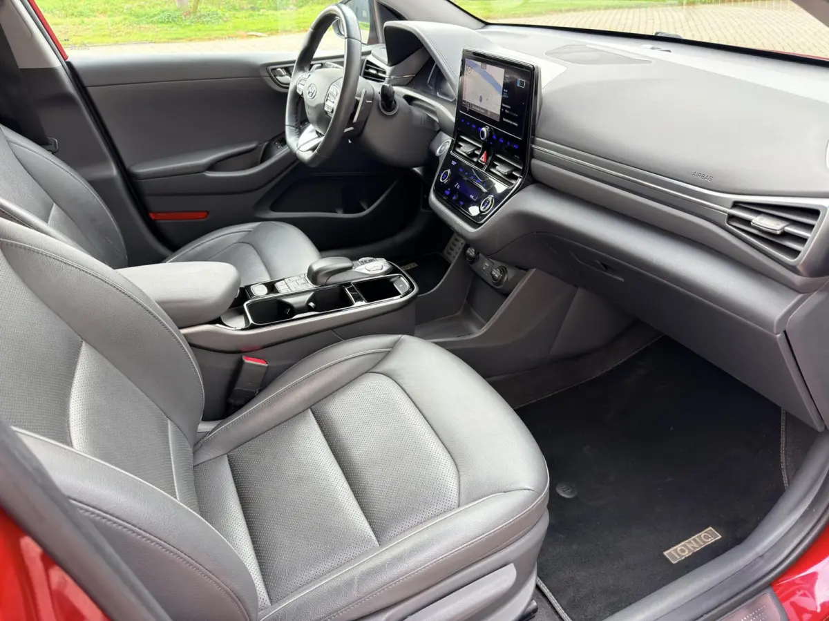 Premium EV 38 kWh Carplay|Leder|Camera|Warmtepomp