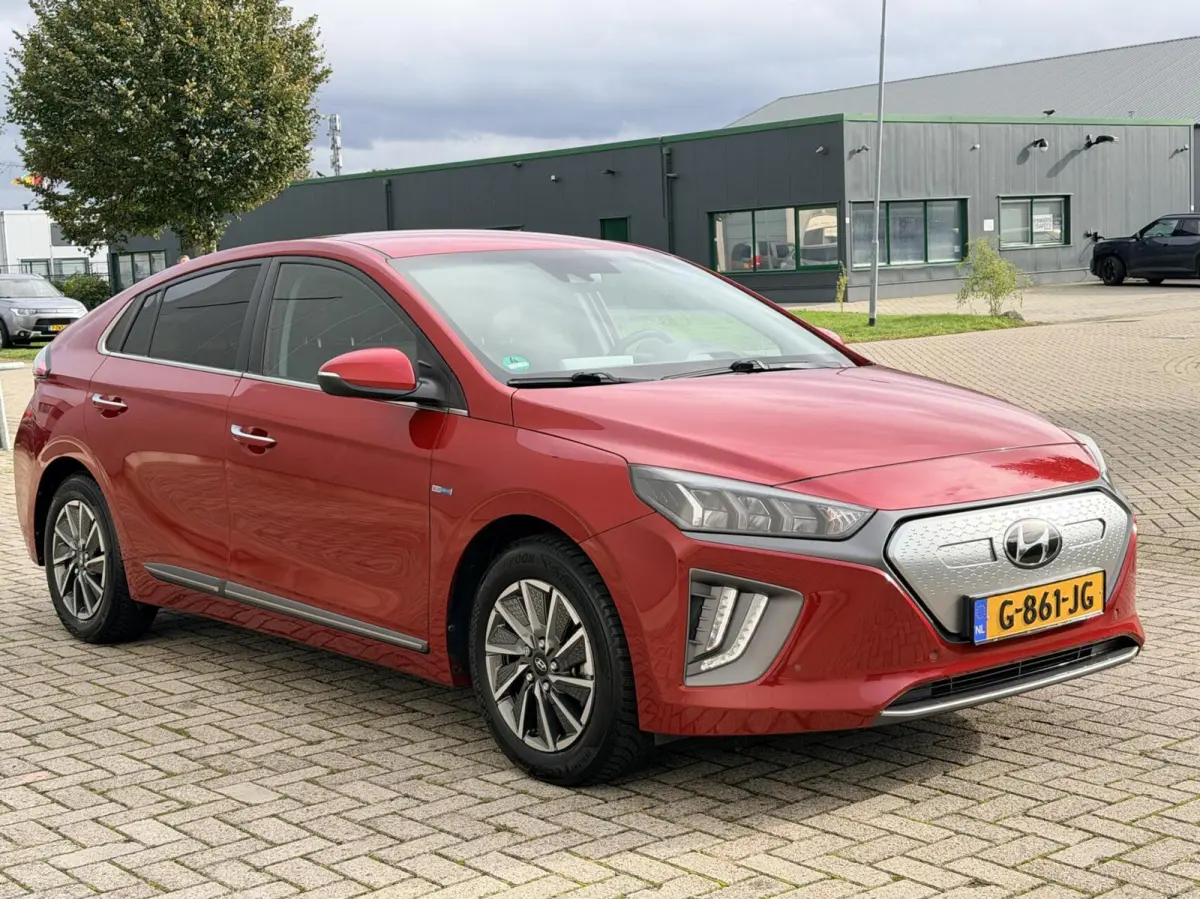 Premium EV 38 kWh Carplay|Leder|Camera|Warmtepomp