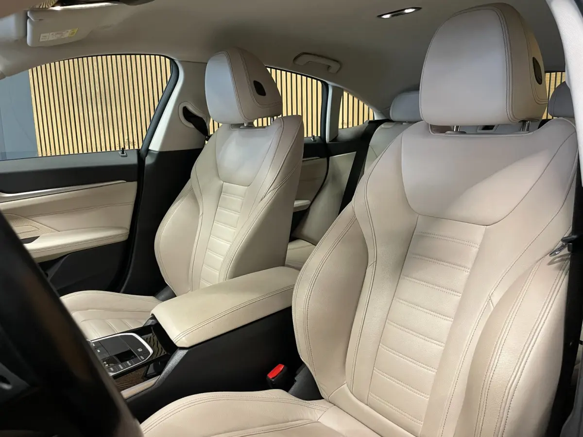 EDrive40 High Executive 84 kWh|95% SOH|VOLLEDER|HEAD-UP|ACC|CARPLAY|CAMERA 360|STOELVERWARMING|ELEK.A-KLEP|NAVI|NAP|NL-AUTO