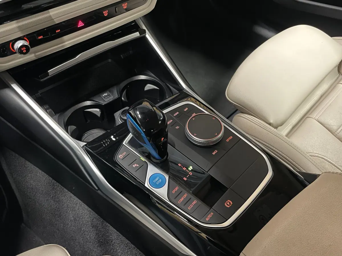 EDrive40 High Executive 84 kWh|95% SOH|VOLLEDER|HEAD-UP|ACC|CARPLAY|CAMERA 360|STOELVERWARMING|ELEK.A-KLEP|NAVI|NAP|NL-AUTO