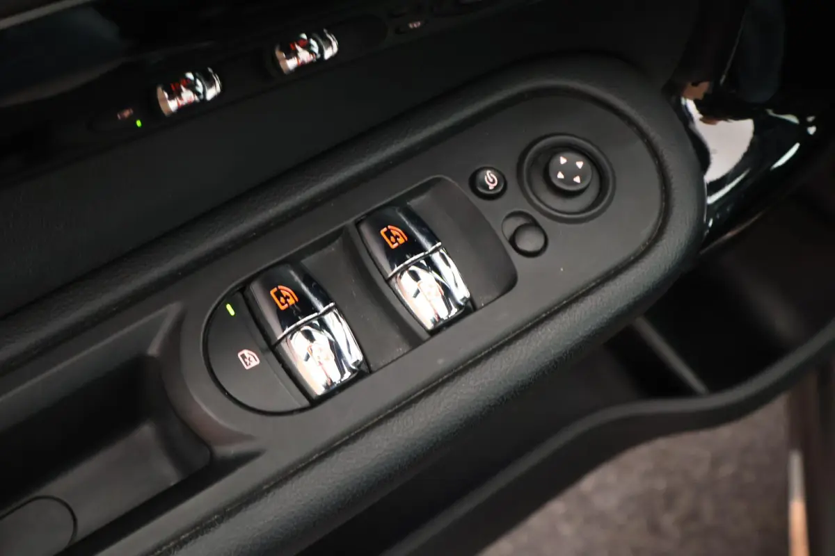 1.5 Cooper 136pk H6 JCW Panoramadak LED harman/kardon HUD Keyless Navigatie