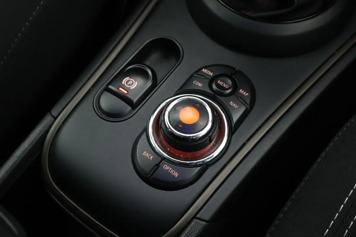 1.5 Cooper 136pk H6 JCW Panoramadak LED harman/kardon HUD Keyless Navigatie