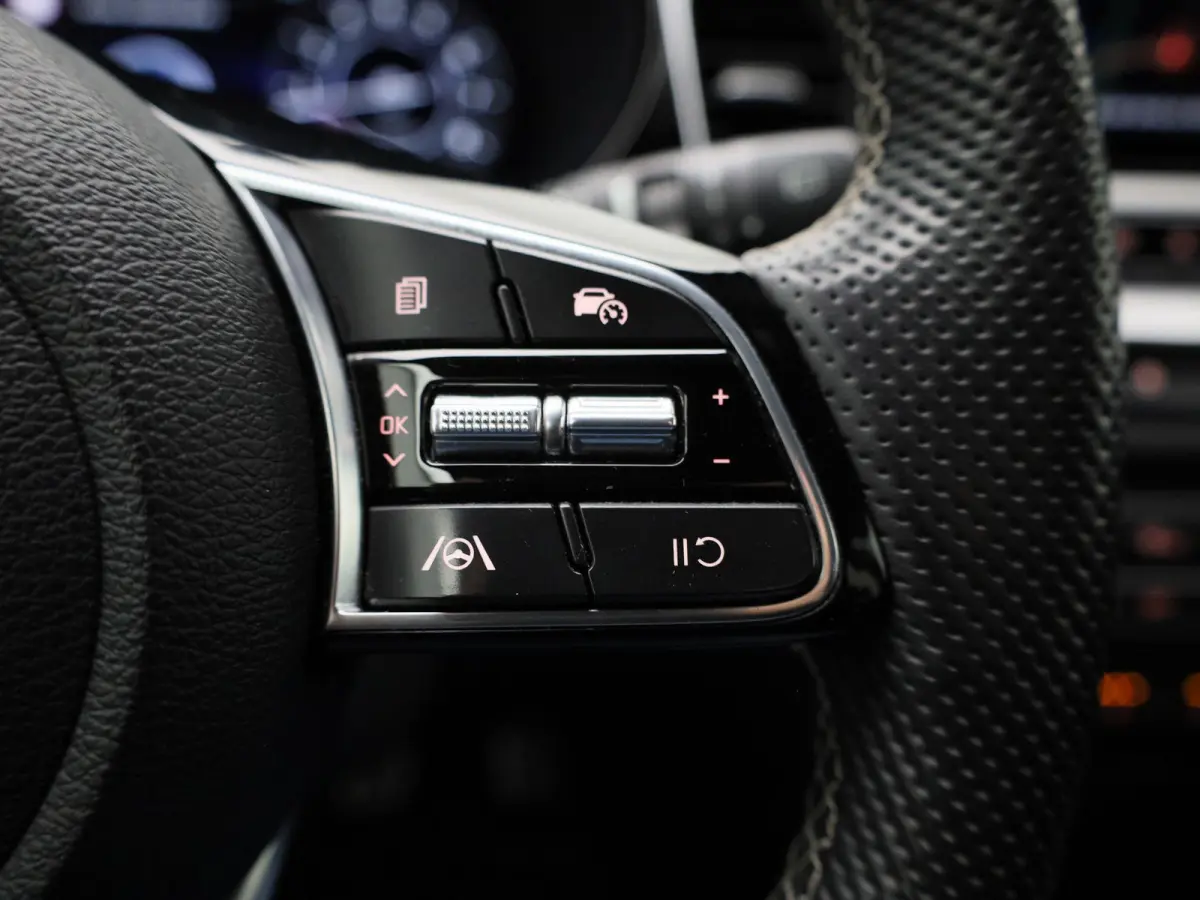 1.5 T-GDi GT-Line | Apple Carplay / Android Auto | Panoramadak | Achteruitrijcamera | Stoelverwarming | Stuurverwarming |