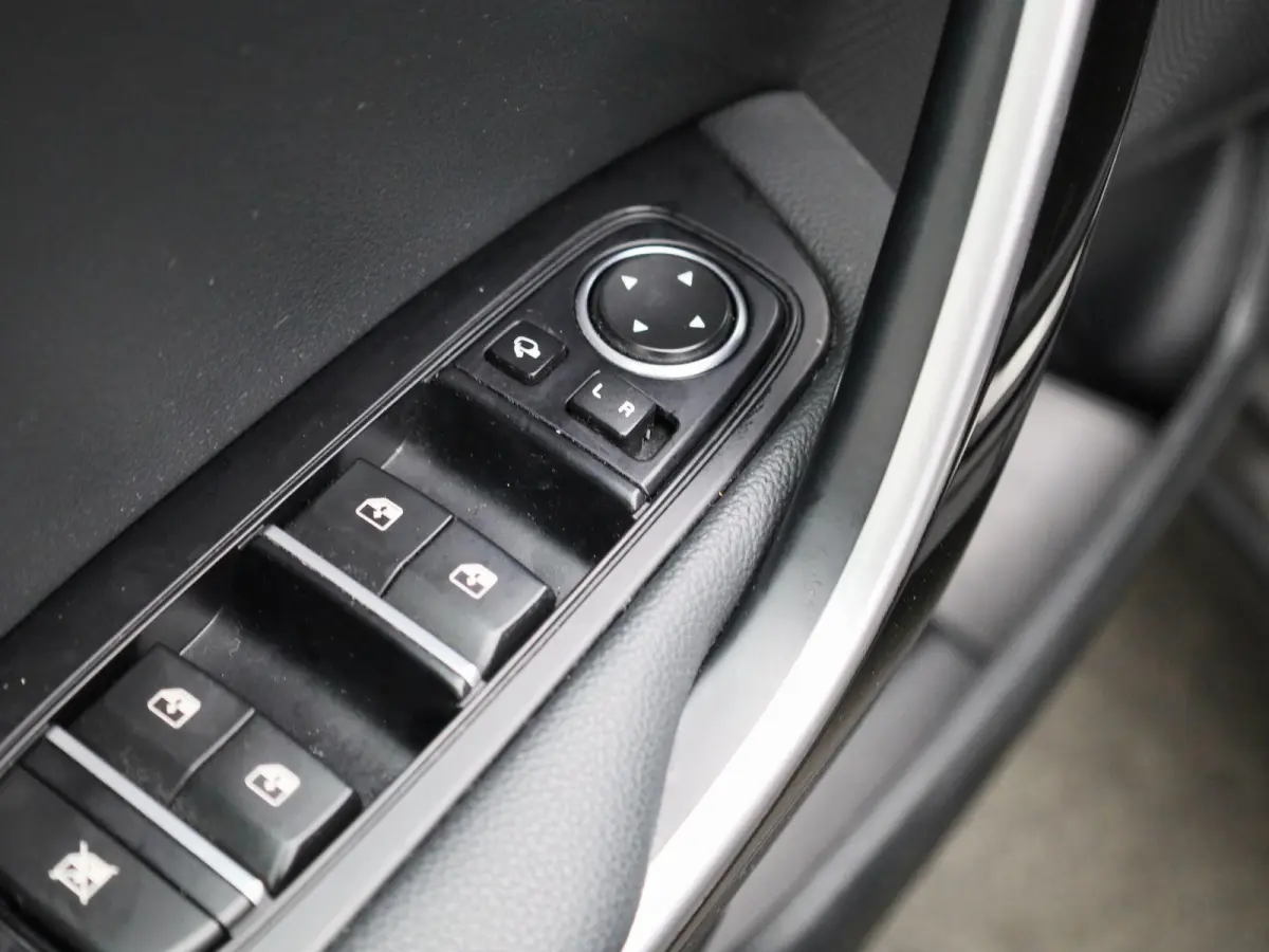 1.5 T-GDi GT-Line | Apple Carplay / Android Auto | Panoramadak | Achteruitrijcamera | Stoelverwarming | Stuurverwarming |