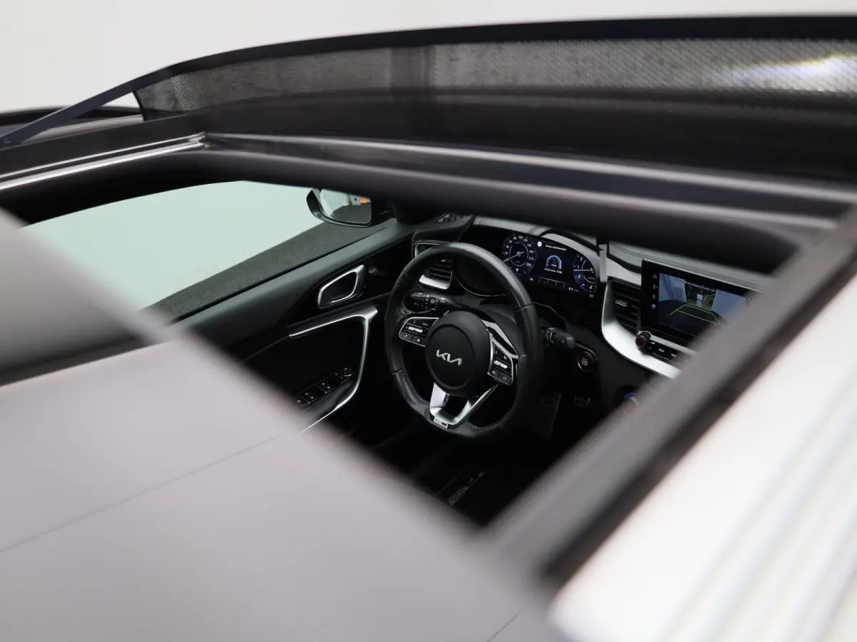 1.5 T-GDi GT-Line | Apple Carplay / Android Auto | Panoramadak | Achteruitrijcamera | Stoelverwarming | Stuurverwarming |