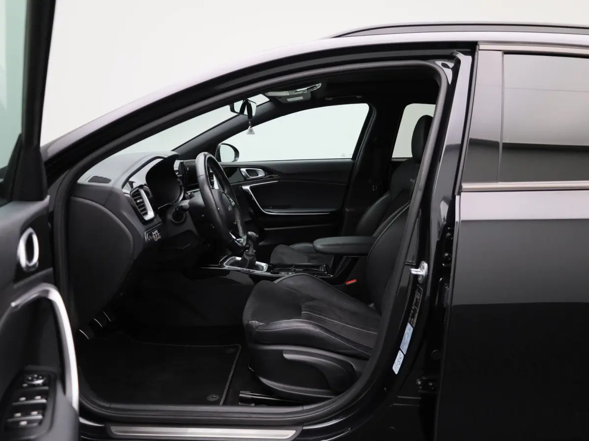 1.5 T-GDi GT-Line | Apple Carplay / Android Auto | Panoramadak | Achteruitrijcamera | Stoelverwarming | Stuurverwarming |
