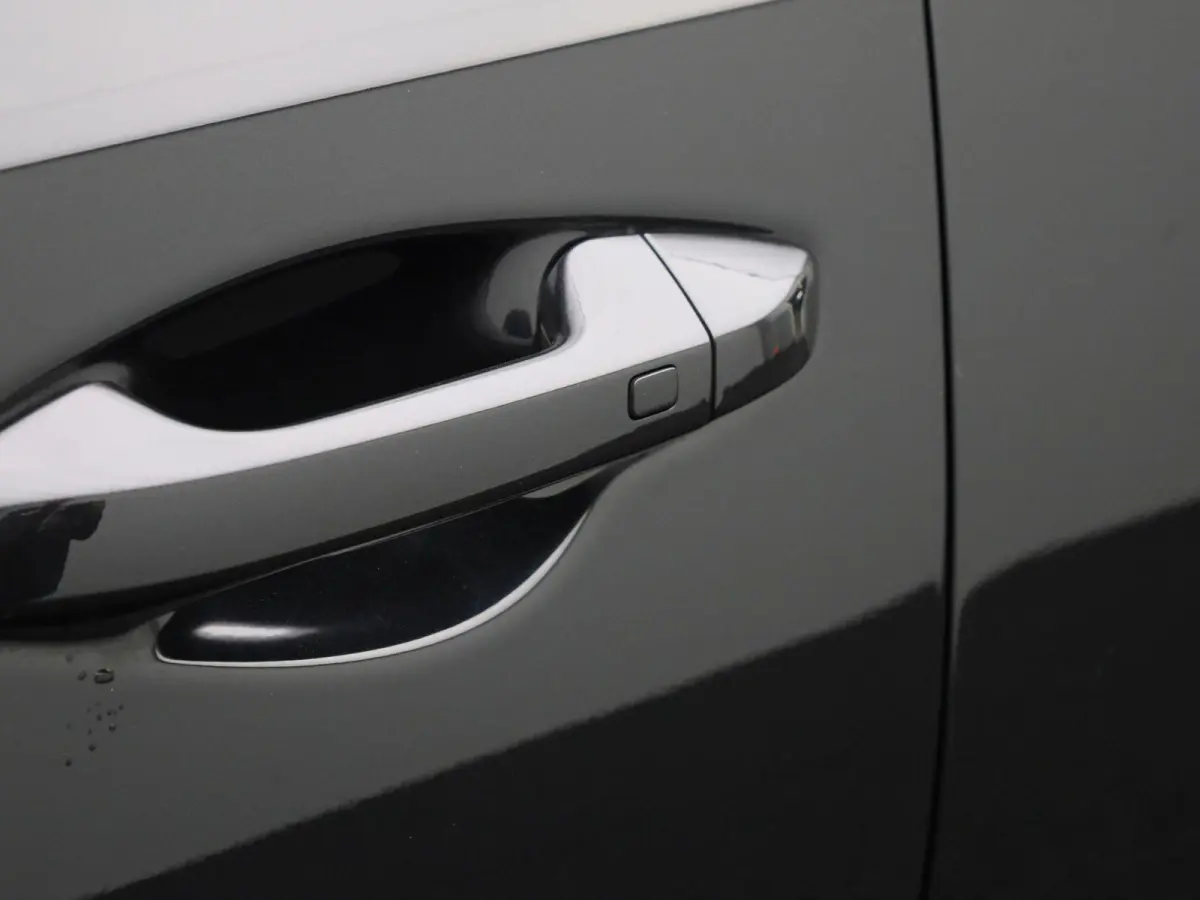 1.5 T-GDi GT-Line | Apple Carplay / Android Auto | Panoramadak | Achteruitrijcamera | Stoelverwarming | Stuurverwarming |