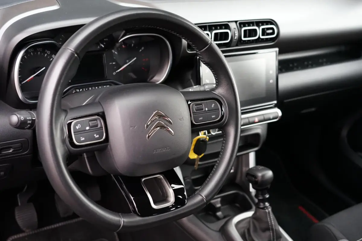 1.2 PureTech S&S Business, CarPlay, PDC, navi