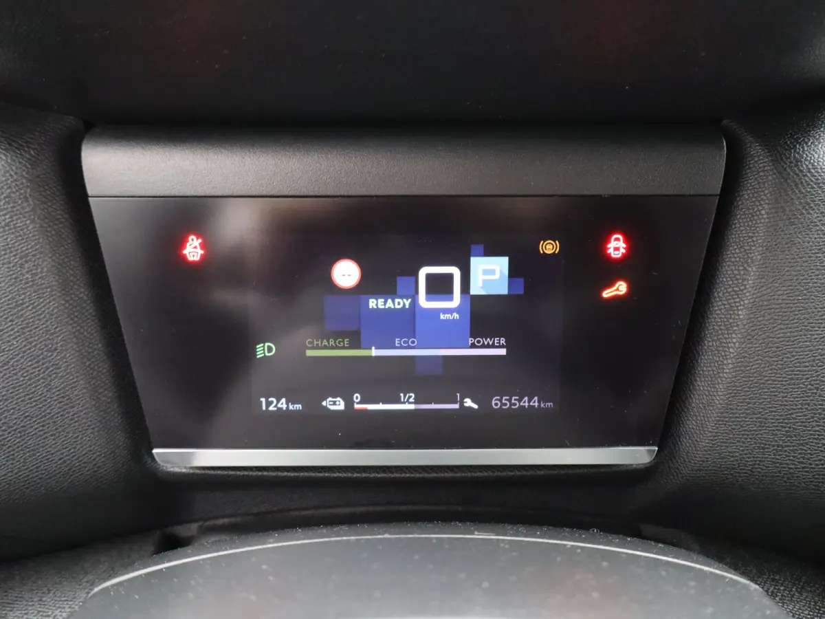 Live 50 kWh 3 Fase | Carplay | Voorconditionering | Keyless | Navigatie | PDC | LED | 16" Lichtmetalen Velgen | Origineel NL!