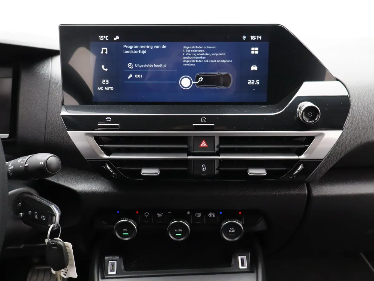 Live 50 kWh 3 Fase | Carplay | Voorconditionering | Keyless | Navigatie | PDC | LED | 16" Lichtmetalen Velgen | Origineel NL!