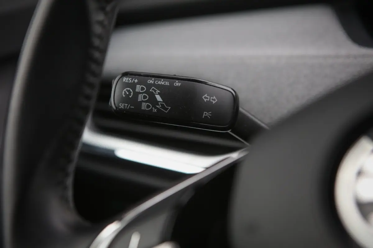 ŠiV 60 | Pano Schuifdak | 21 Inch | Camera | Navigatie | CarPlay | BTW