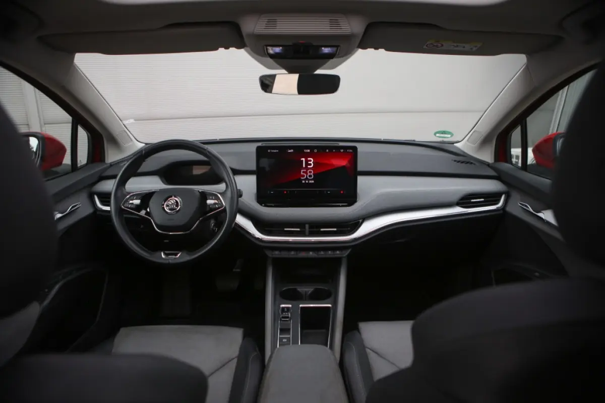 ŠiV 60 | Pano Schuifdak | 21 Inch | Camera | Navigatie | CarPlay | BTW