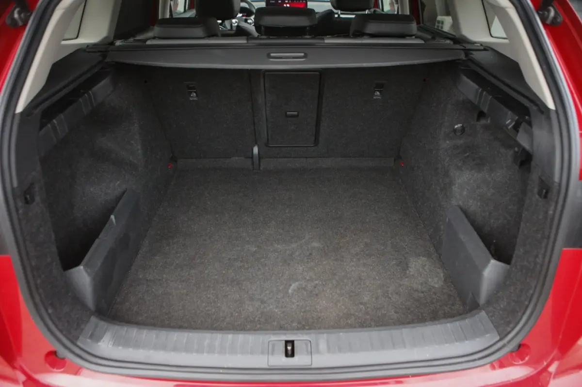 ŠiV 60 | Pano Schuifdak | 21 Inch | Camera | Navigatie | CarPlay | BTW