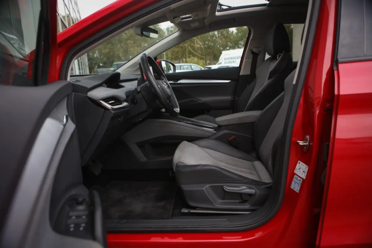ŠiV 60 | Pano Schuifdak | 21 Inch | Camera | Navigatie | CarPlay | BTW