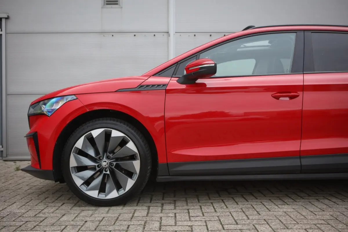 ŠiV 60 | Pano Schuifdak | 21 Inch | Camera | Navigatie | CarPlay | BTW