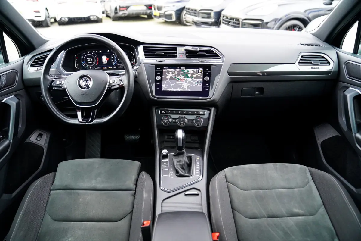 1.5 TSI ACT Highline Business R-Line | Panorama | Virtual | Carplay | Camera | Alcantara | Cruise | Massage