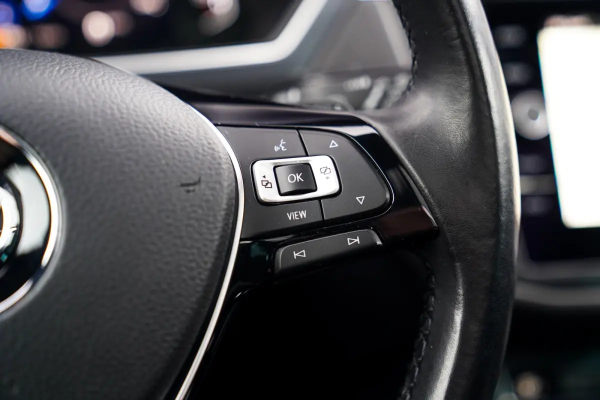 1.5 TSI ACT Highline Business R-Line | Panorama | Virtual | Carplay | Camera | Alcantara | Cruise | Massage