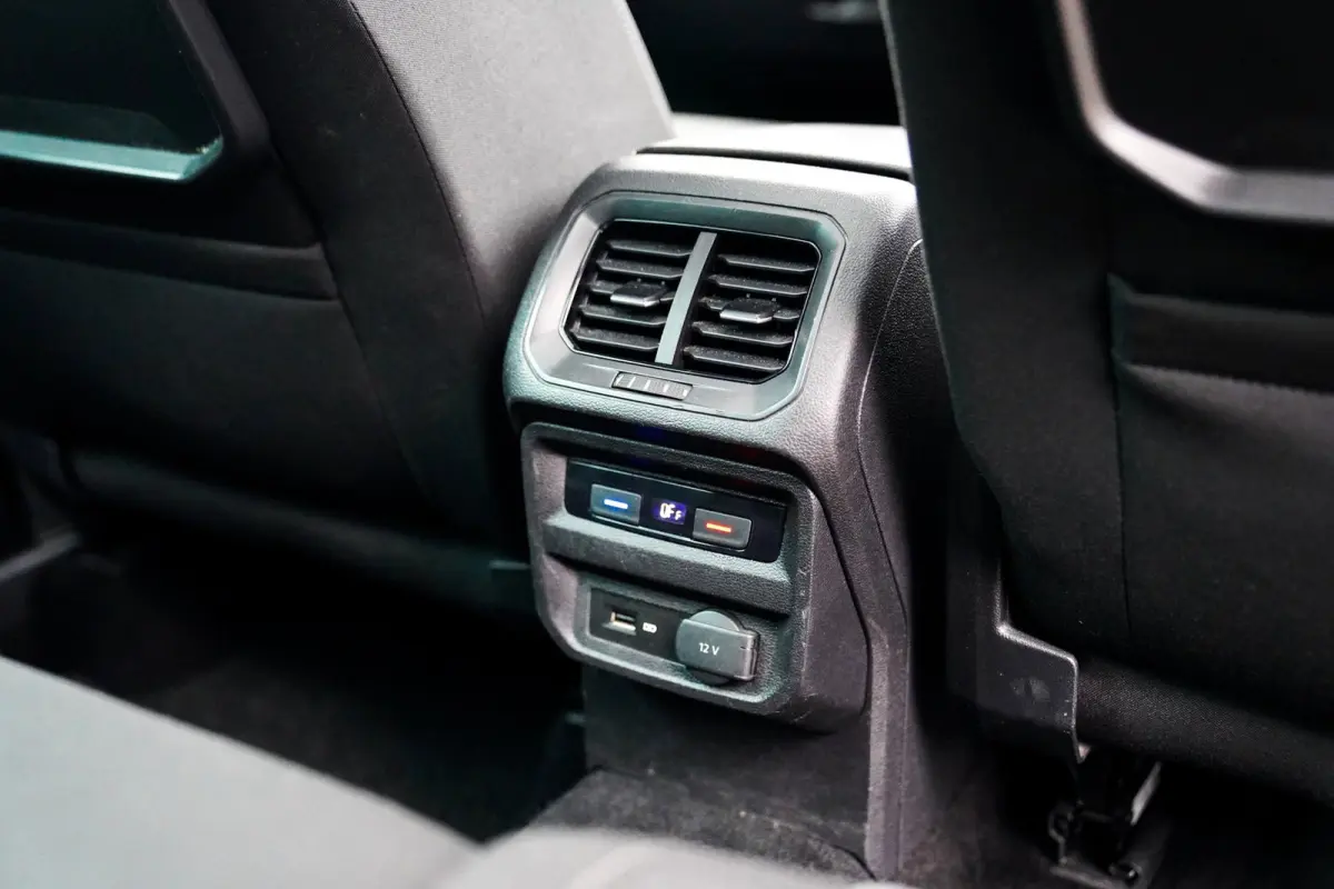 1.5 TSI ACT Highline Business R-Line | Panorama | Virtual | Carplay | Camera | Alcantara | Cruise | Massage