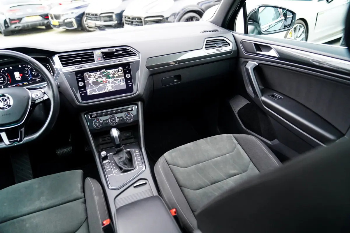 1.5 TSI ACT Highline Business R-Line | Panorama | Virtual | Carplay | Camera | Alcantara | Cruise | Massage
