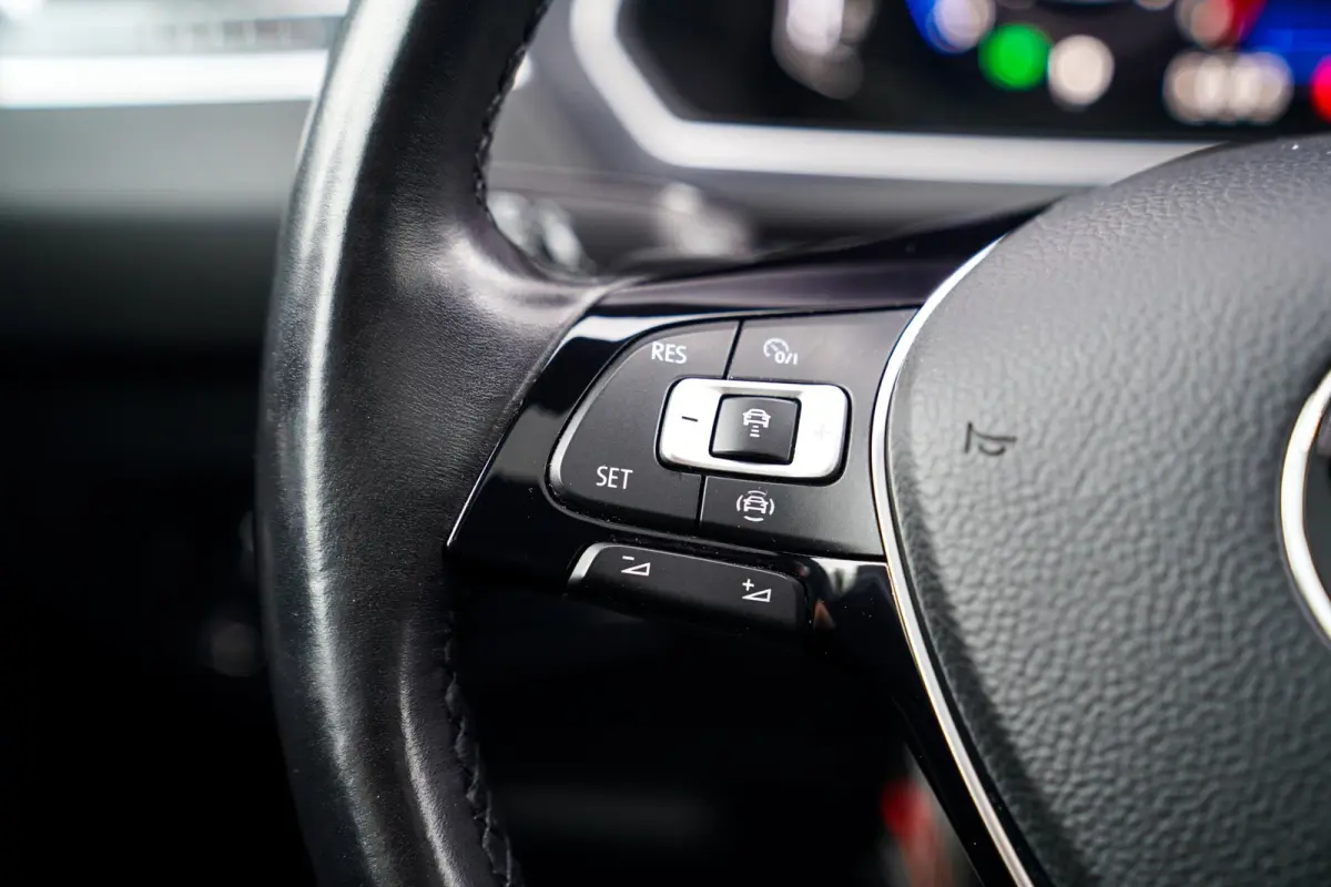 1.5 TSI ACT Highline Business R-Line | Panorama | Virtual | Carplay | Camera | Alcantara | Cruise | Massage