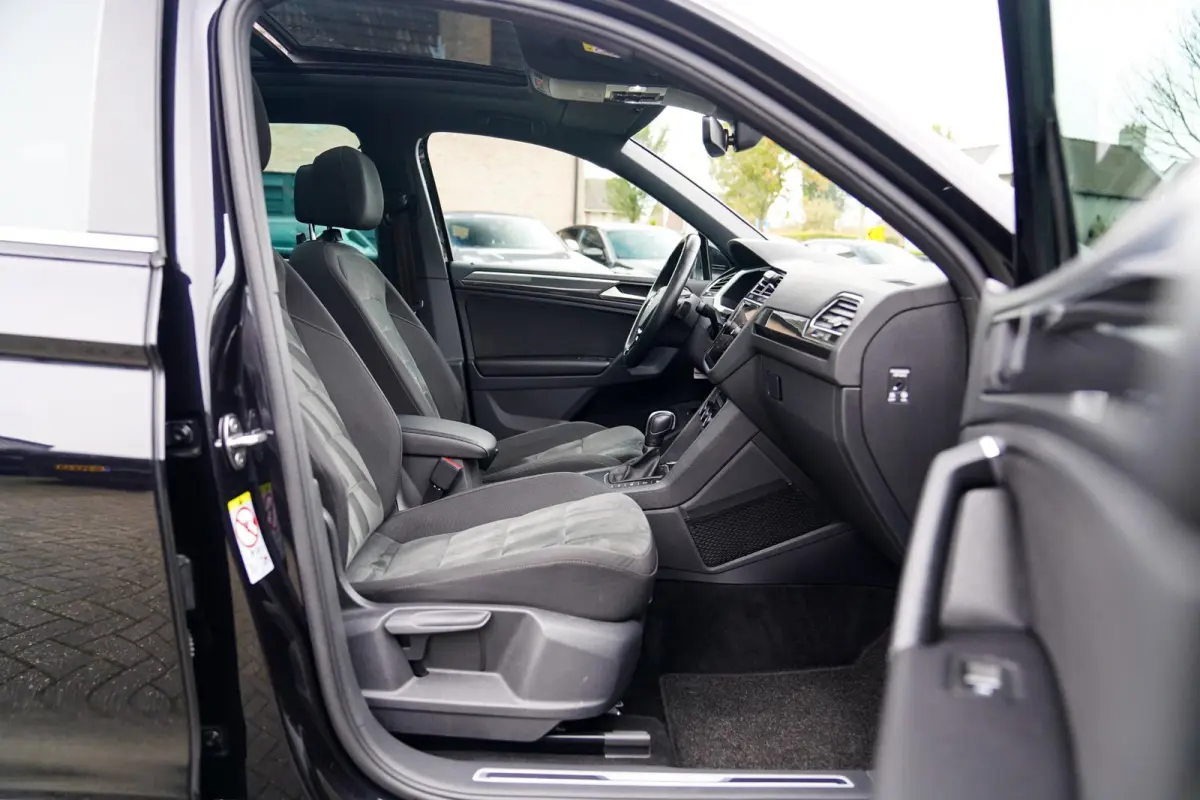 1.5 TSI ACT Highline Business R-Line | Panorama | Virtual | Carplay | Camera | Alcantara | Cruise | Massage