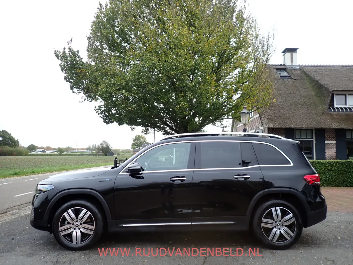250 Luxury Line 7P 67 kWh SOH 95% / PANO / CAMERA / KEYLESS / STOELVERWARMING / SFEERVERLICHTING