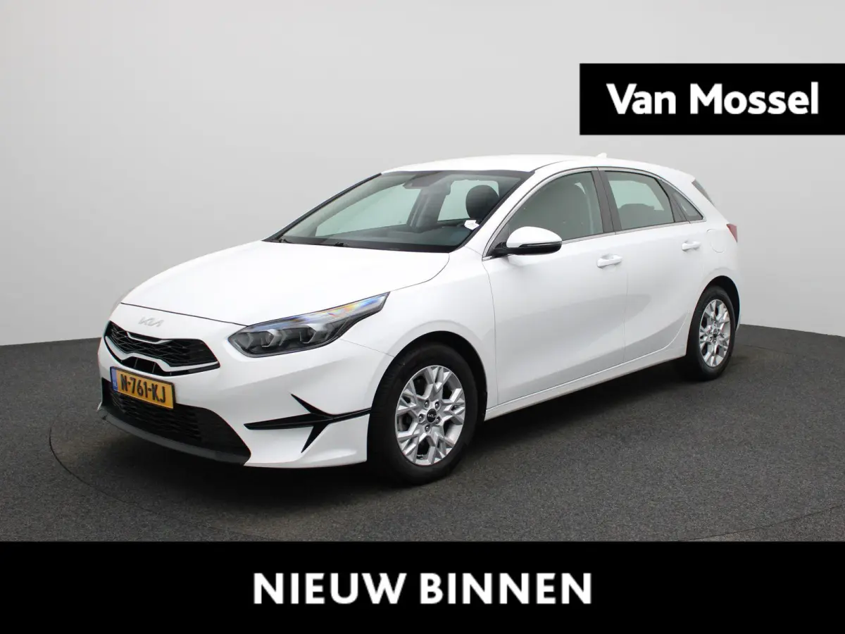 1.0 T-GDi DynamicLine | Parkeer sensoren | Navigatie | Apple Carplay / Android Auto | Camera | Climate Control | Cruise Control | Lichtmetalen Velgen |