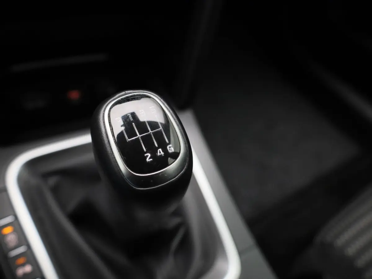 1.0 T-GDi DynamicLine | Parkeer sensoren | Navigatie | Apple Carplay / Android Auto | Camera | Climate Control | Cruise Control | Lichtmetalen Velgen |
