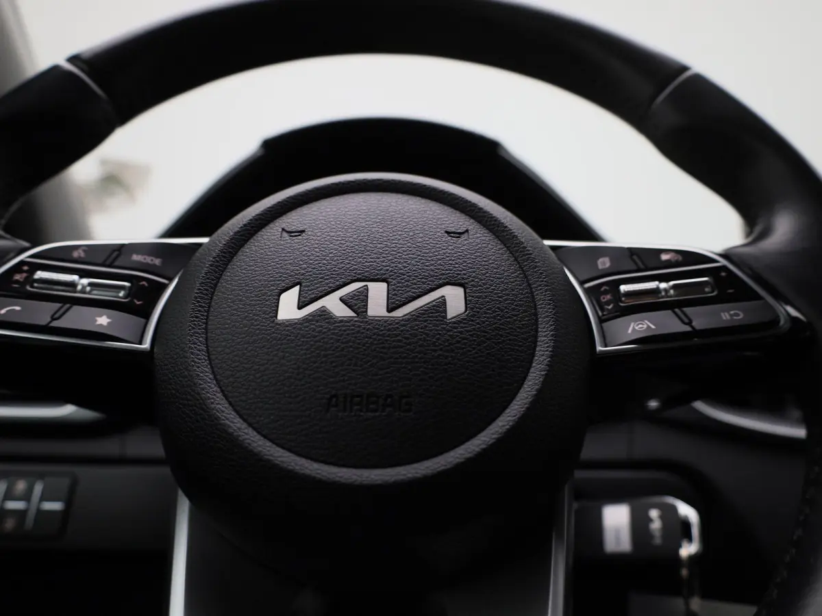 1.0 T-GDi DynamicLine | Parkeer sensoren | Navigatie | Apple Carplay / Android Auto | Camera | Climate Control | Cruise Control | Lichtmetalen Velgen |