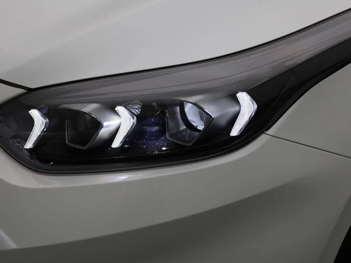 1.0 T-GDi DynamicLine | Parkeer sensoren | Navigatie | Apple Carplay / Android Auto | Camera | Climate Control | Cruise Control | Lichtmetalen Velgen |