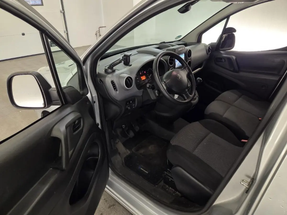 bestel 120 1.6 BlueHDi 75 L1 Première