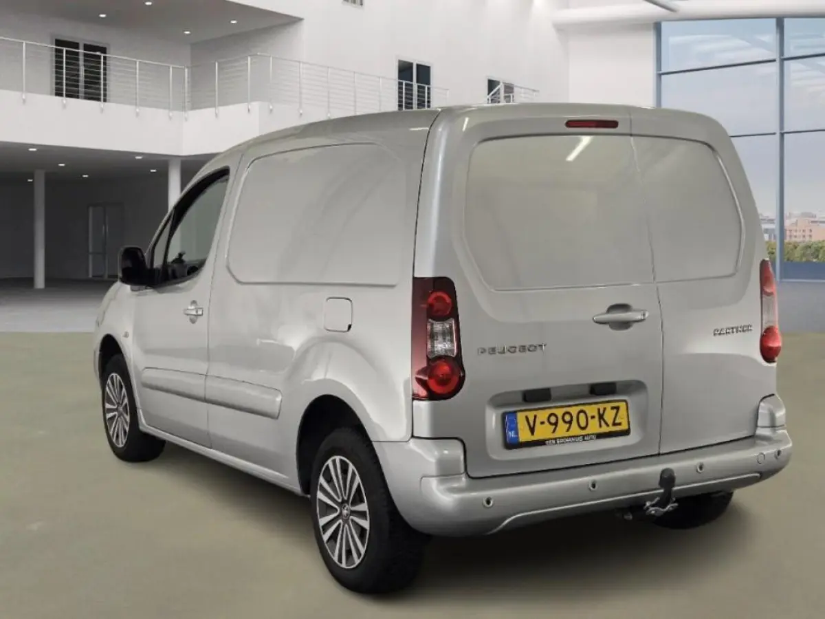 bestel 120 1.6 BlueHDi 75 L1 Première