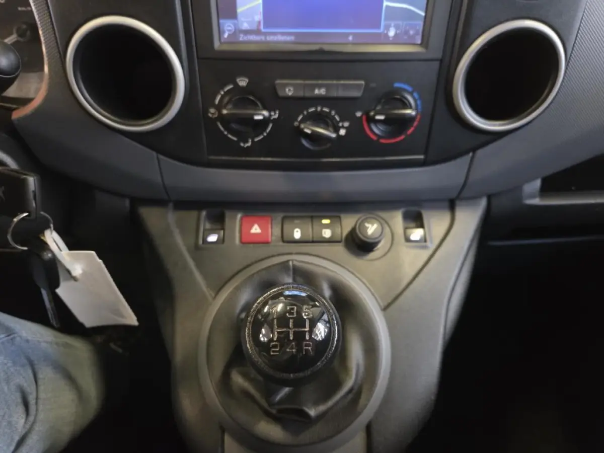 bestel 120 1.6 BlueHDi 75 L1 Première