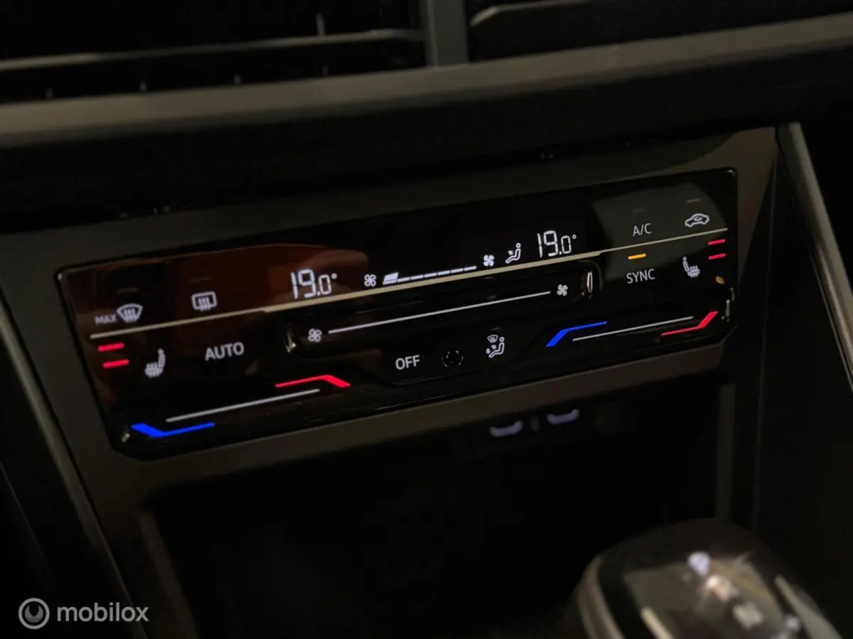 1.0 TSI 2x R-Line Panorama/Beats/Keyless/Camera