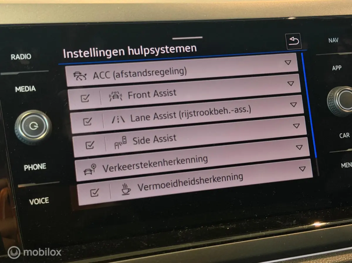 1.0 TSI 2x R-Line Panorama/Beats/Keyless/Camera