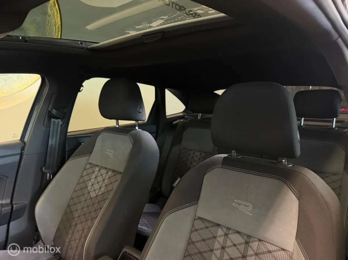 1.0 TSI 2x R-Line Panorama/Beats/Keyless/Camera