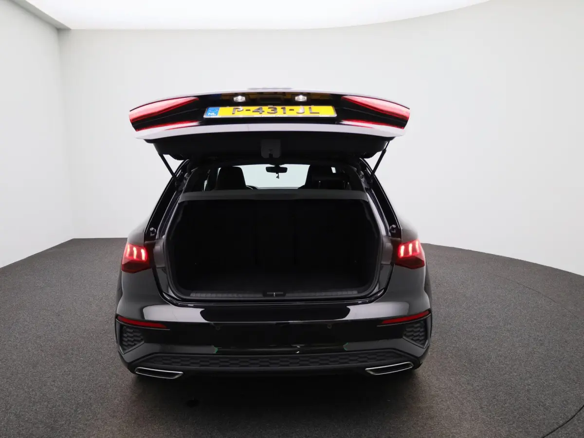 30 TFSI S edition | Automaat | 2x S-line | Vlak stuur | Navigatie | Zwarte hemel | Apple Carplay / Android Auto | Leder | Virtual Cockpit | Climate Control | Cruise Control |