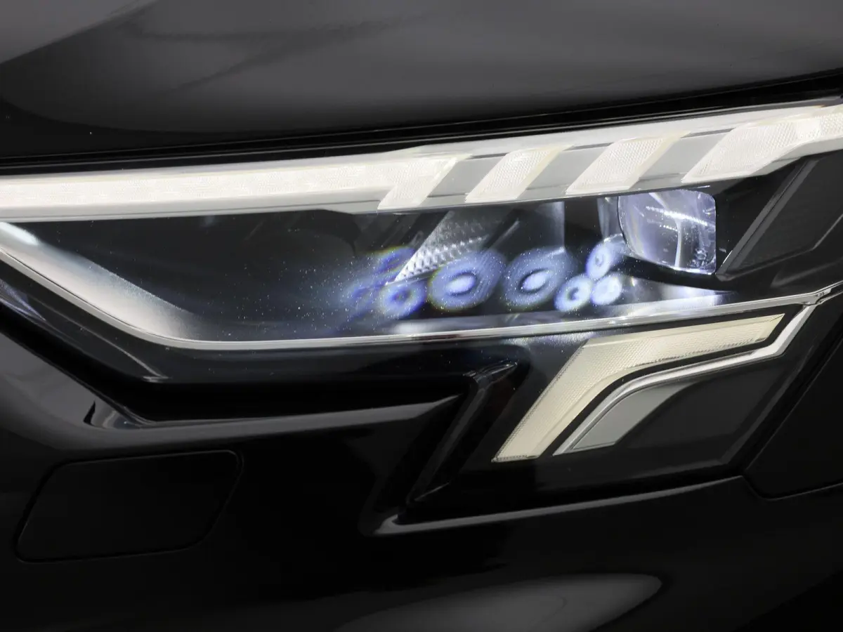 30 TFSI S edition | Automaat | 2x S-line | Vlak stuur | Navigatie | Zwarte hemel | Apple Carplay / Android Auto | Leder | Virtual Cockpit | Climate Control | Cruise Control |