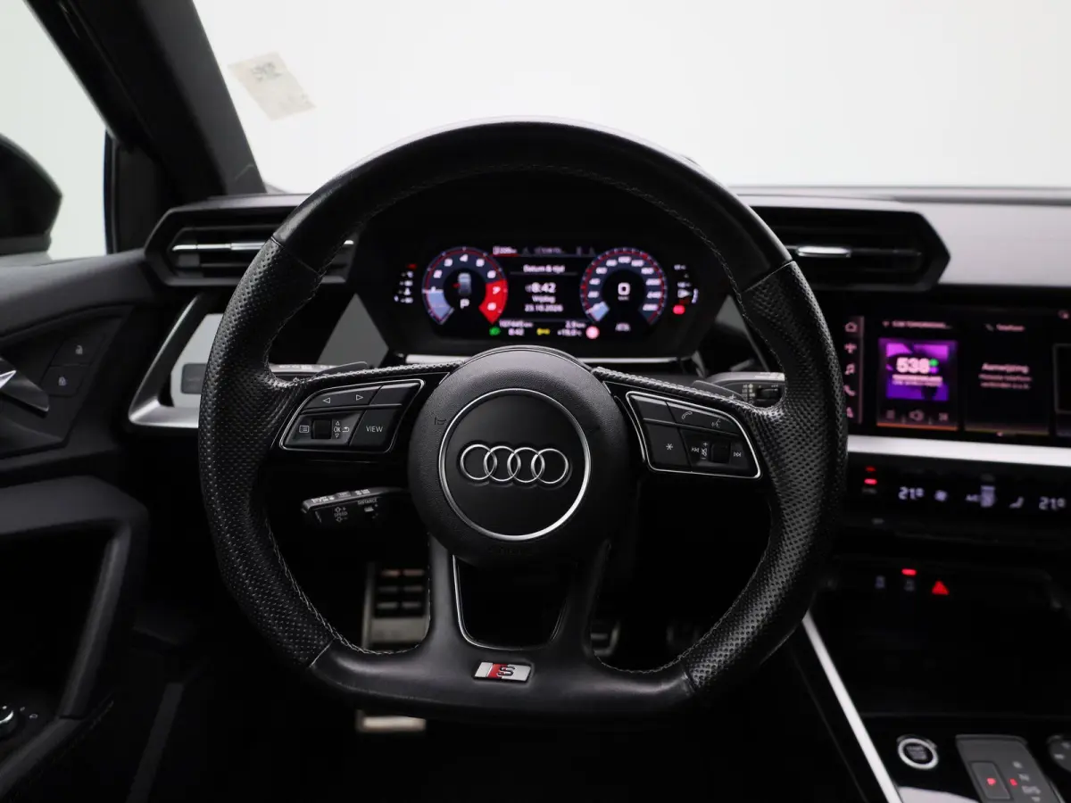 30 TFSI S edition | Automaat | 2x S-line | Vlak stuur | Navigatie | Zwarte hemel | Apple Carplay / Android Auto | Leder | Virtual Cockpit | Climate Control | Cruise Control |
