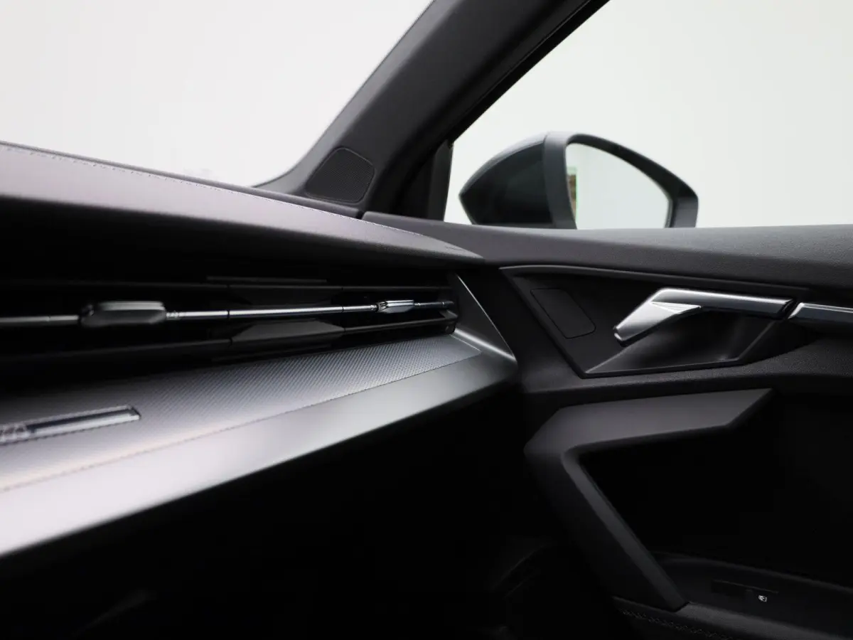 30 TFSI S edition | Automaat | 2x S-line | Vlak stuur | Navigatie | Zwarte hemel | Apple Carplay / Android Auto | Leder | Virtual Cockpit | Climate Control | Cruise Control |