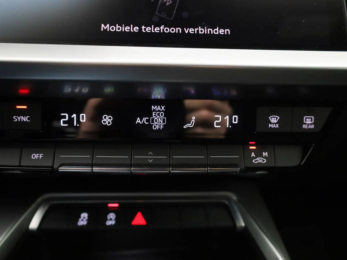 30 TFSI S edition | Automaat | 2x S-line | Vlak stuur | Navigatie | Zwarte hemel | Apple Carplay / Android Auto | Leder | Virtual Cockpit | Climate Control | Cruise Control |
