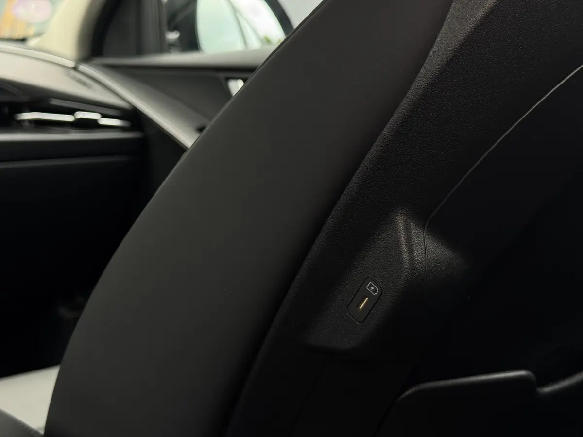 1.6 GDi PHEV DynamicLine | Camera | Cruise | Halfleer