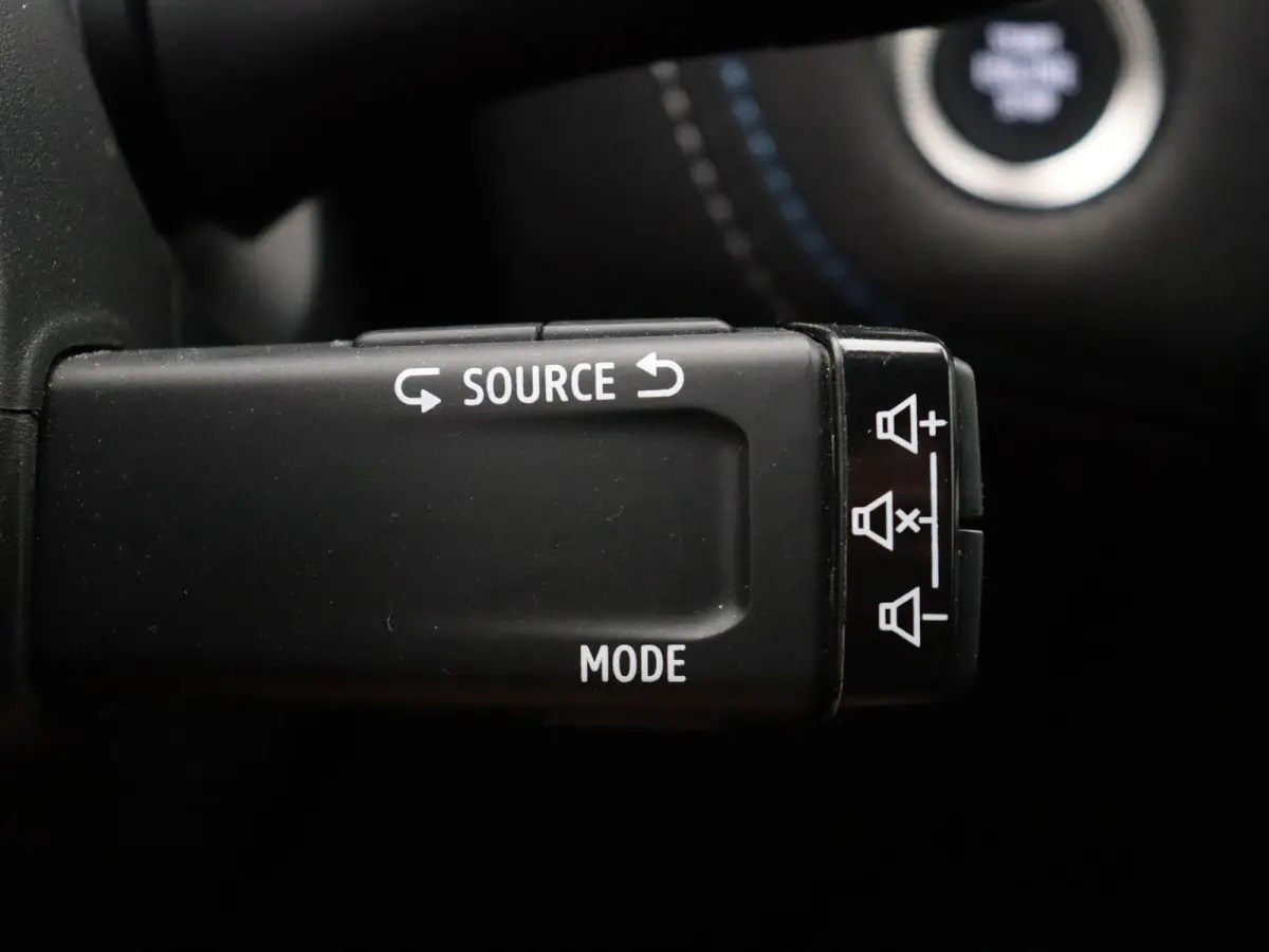 1.6 E-Tech full hybrid 145 esprit Alpine | Adaptive cruise control | Climate control | Stuurverwarming | Apple carplay / Android auto | Lichtmetalen velgen 19'' |