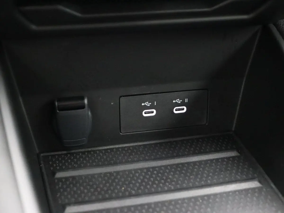 E-Tech full hybrid 160pk esprit Alpine | 19" LMV | Stoelverwarming | Stuurverwarming | Adaptive cruise control | Apple carplay |