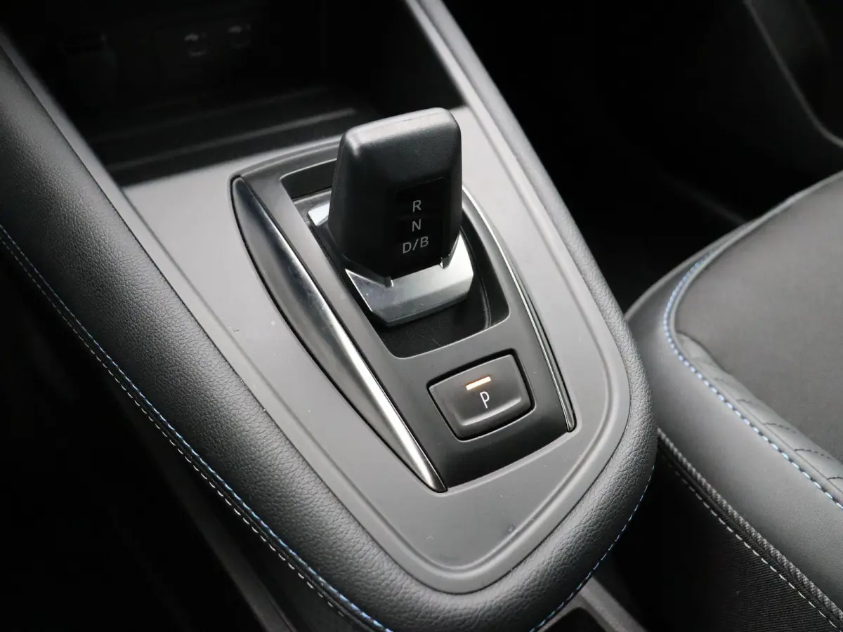 E-Tech full hybrid 160pk esprit Alpine | 19" LMV | Stoelverwarming | Stuurverwarming | Adaptive cruise control | Apple carplay |